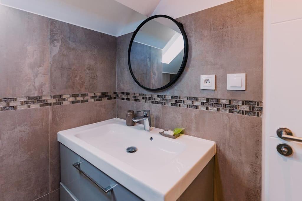 Charmant Appartement Proche Disneyland บุสซี-แซ็ง-ฌอร์ฌ ภายนอก รูปภาพ
